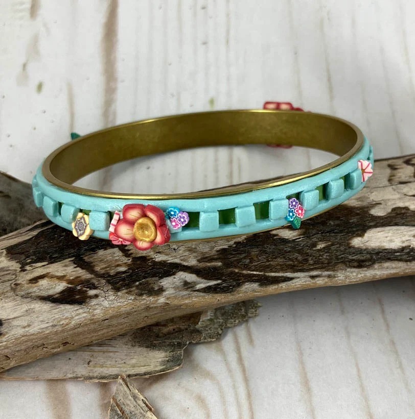 Flower Pop Blue Oval Bangle