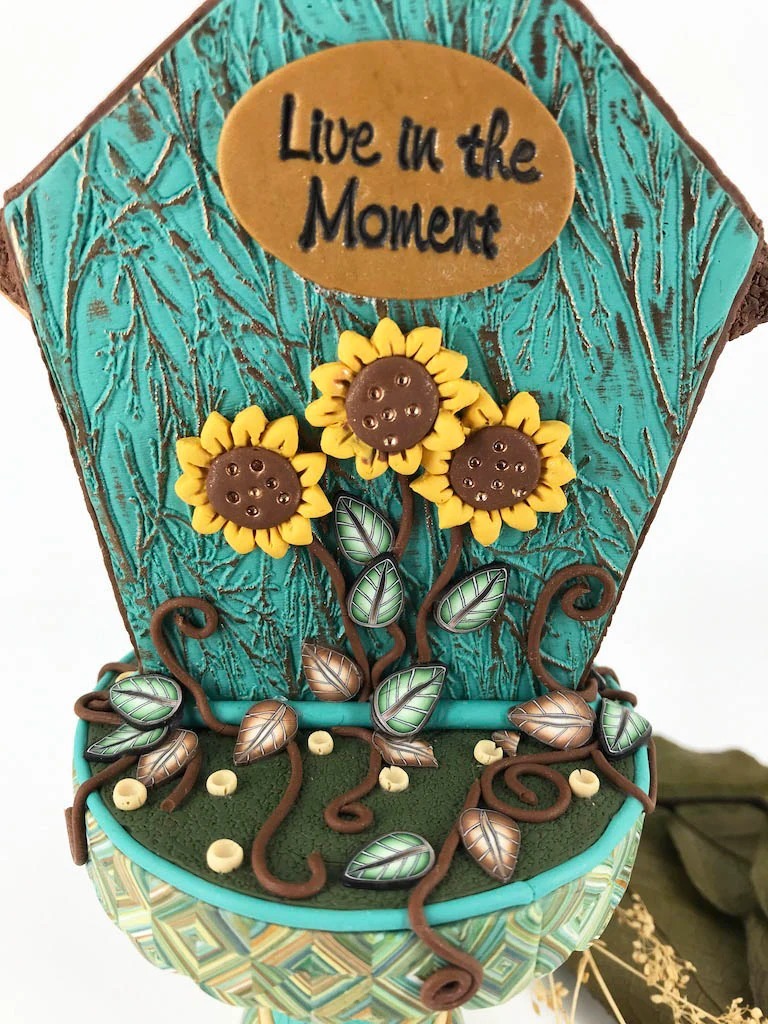Live in the Moment Cupcake Stand Desk Clock